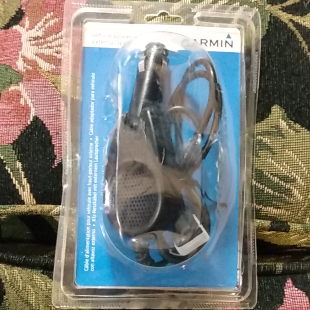Garmin vehicle power cable w/ external speaker